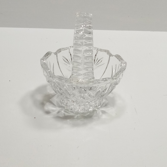 Vintage Glass Decorative Mini Basket 4" x 4" - Picture 5 of 7